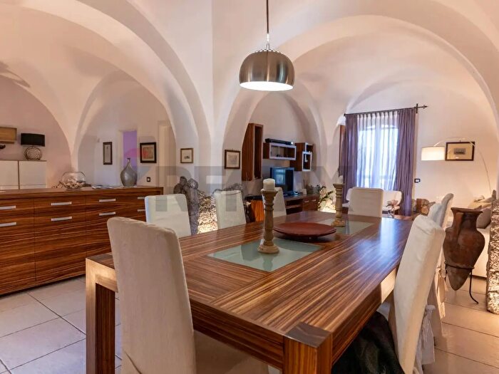 Casa con 15 locali in vendita in Via San Marco, Calatabiano