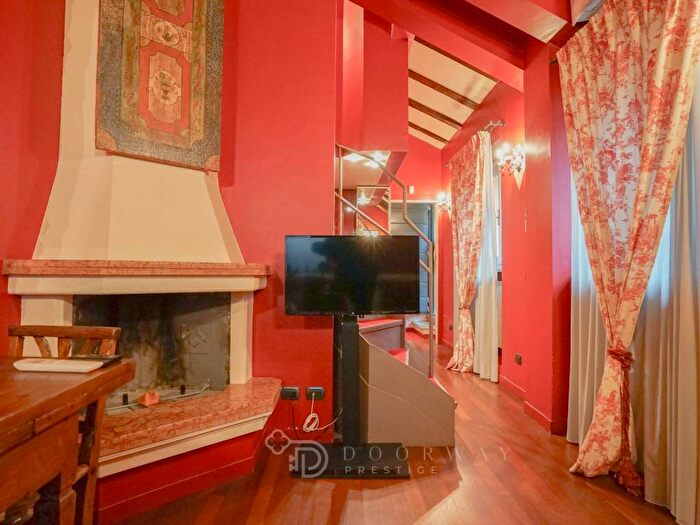 Casa bilocale in affitto in Via Fiori Chiari, Brera, Milano