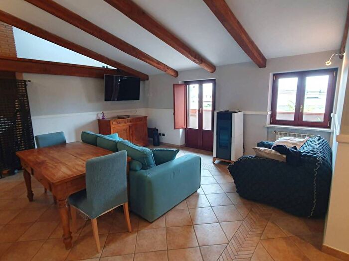 Appartamento trilocale in affitto in Via Valderoa, Isola Sacra, Fiumicino