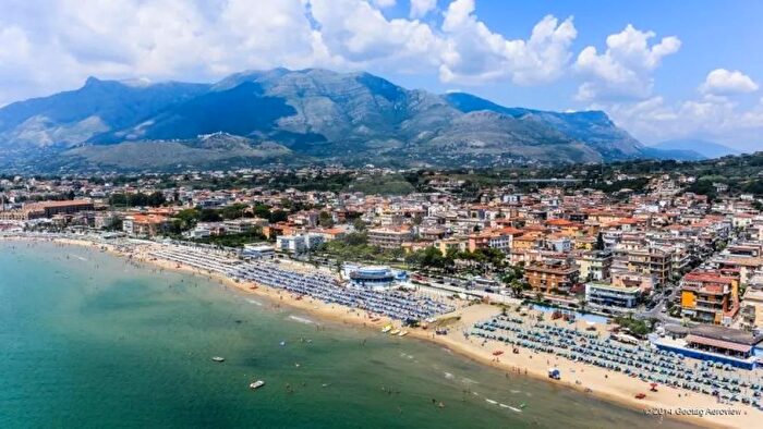 Appartamento trilocale in affitto in Minturno