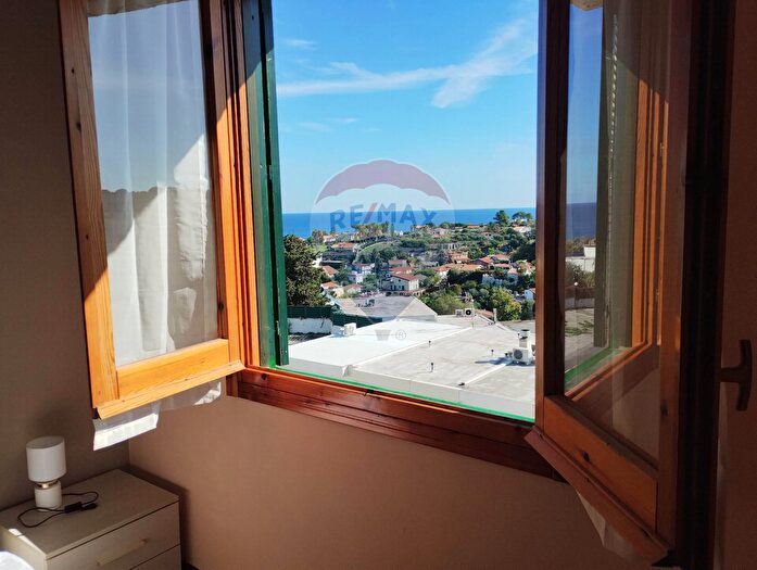 Appartamento trilocale in vendita in Cda Costa Saracena Comlesso Reysol AppTo N P, Augusta