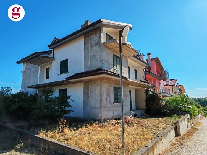 Casa con 6 locali in vendita in Via Incoronata, Incoronata San Lorenzo Pagliarelli, Vasto