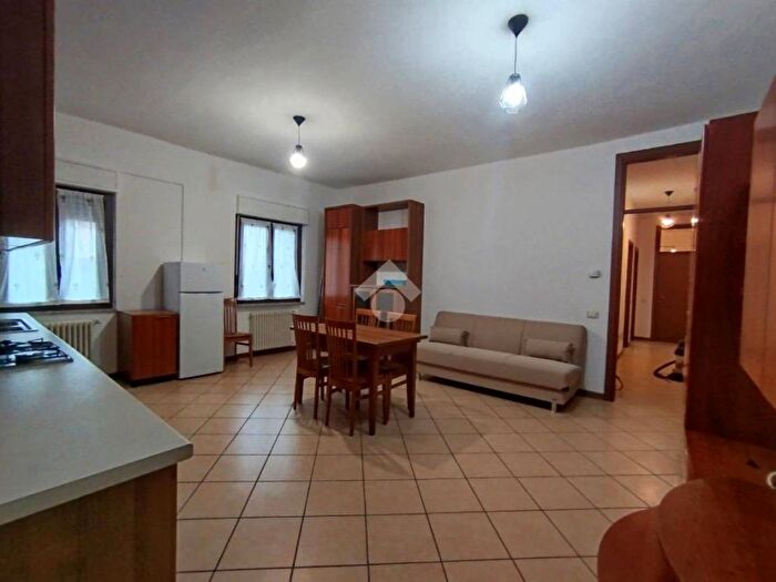 Appartamento trilocale in affitto in Albate Muggiò, Como