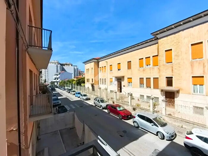 Appartamento quadrilocale in vendita in Via Regina Elena, Civitanova Marche