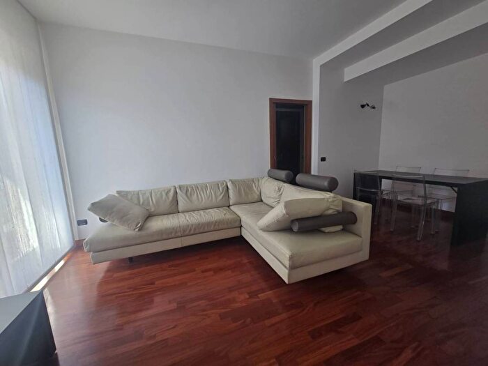 Appartamento bilocale in affitto in Via Vittoria Colonna, Amendola Buonarroti, Milano