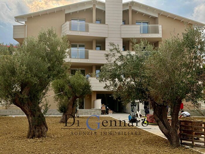 Appartamento trilocale in vendita in Via G Ricci Snc, Tortoreto