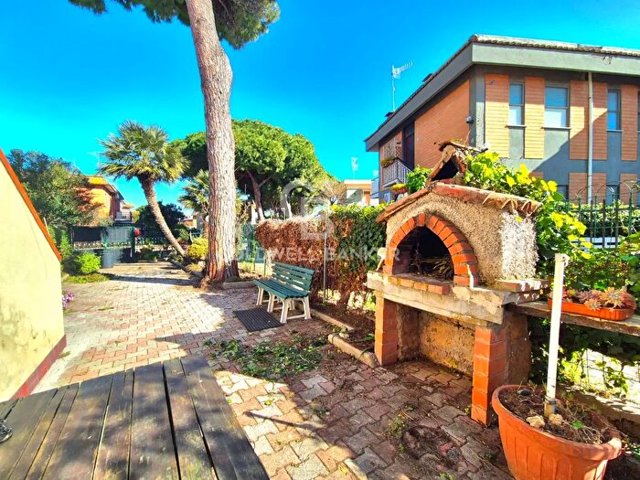 Casa trilocale in vendita in Via Odisseo, Tarquinia