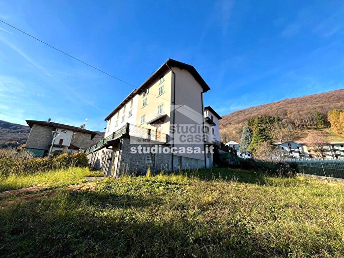 Casa con 9 locali in vendita in XXIV Aprile, Costa Valle Imagna