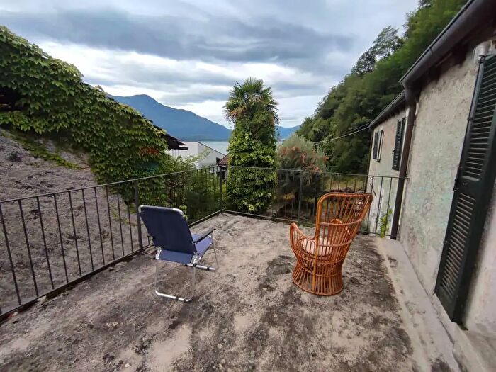 Casa con 7 locali in vendita in Via Paradiso, Gera Lario