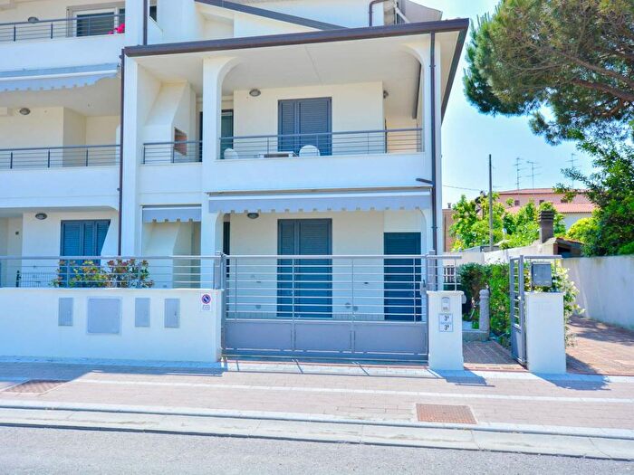 Casa trilocale in affitto in Via Matteo Maria Boiardo, Lido degli Estensi, Comacchio