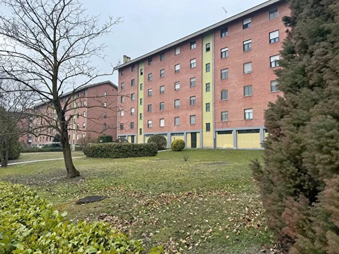 Appartamento trilocale in vendita in Pinerolo Piazza Avis, Pinerolo