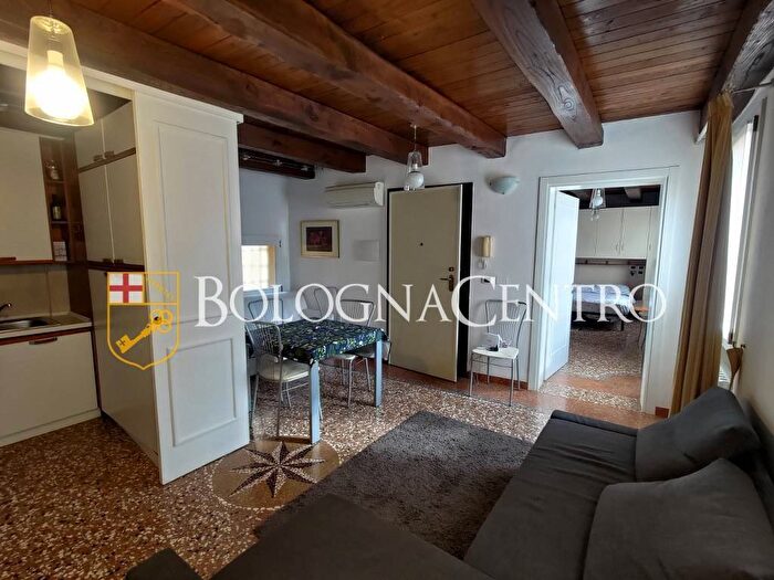 Appartamento bilocale in affitto in Via Palestro ADZE, Saragozza dentro le Mura, Bologna