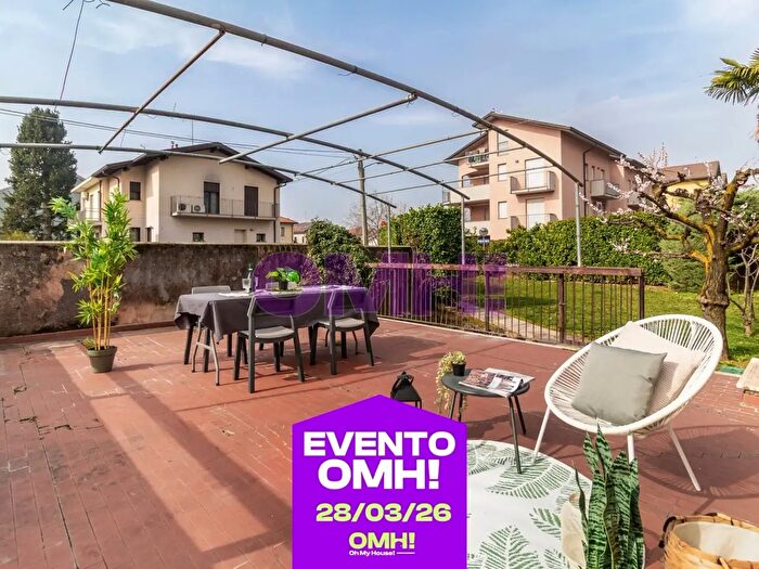 Appartamento con 5 locali in vendita in Tito Minniti, Cislago