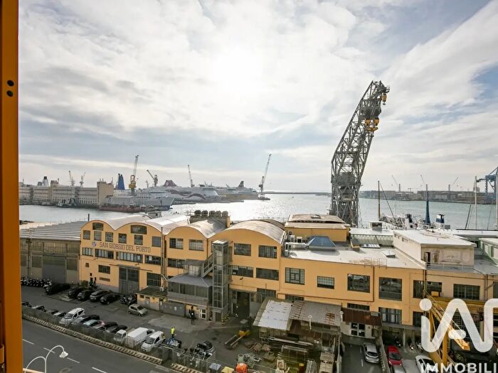 Appartamento con 6 locali in vendita in Via Mura del Molo, Genova