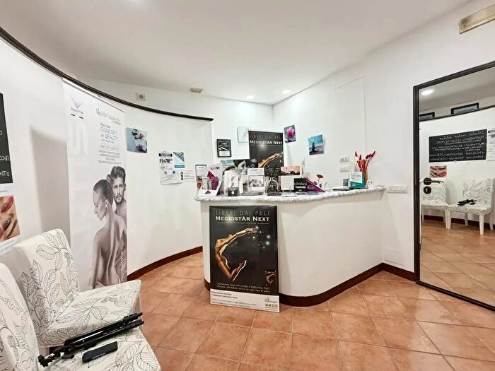 Appartamento quadrilocale in vendita in Largo Garbini, Viterbo