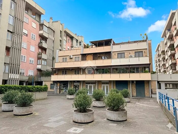 Appartamento quadrilocale in vendita in Via Francesco Ferraironi, Roma