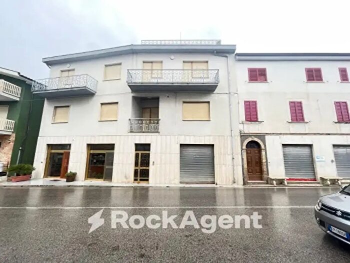 Appartamento quadrilocale in vendita in Viale Piceno Aprutino, Civitella Del Tronto