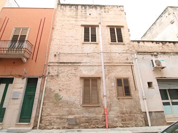 Appartamento trilocale in vendita in Via G Marconi, Erice
