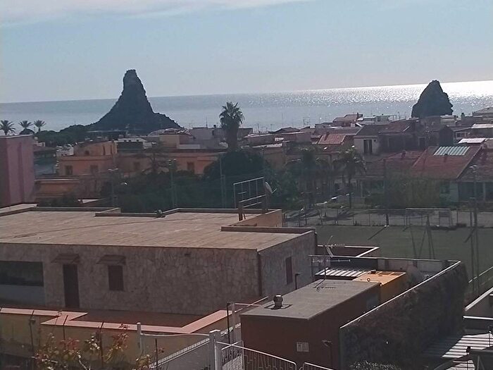 Appartamento bilocale in affitto in Via Livorno, Centro, Aci Castello