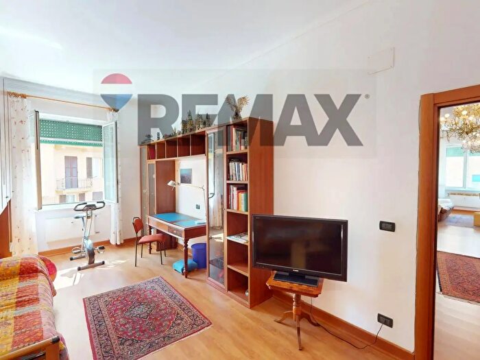 Appartamento trilocale in vendita in Via Martiri di Cefalonia, Genova