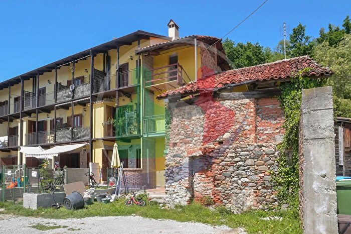 Casa con 5 locali in vendita in Via delle Scuole, Castellamonte
