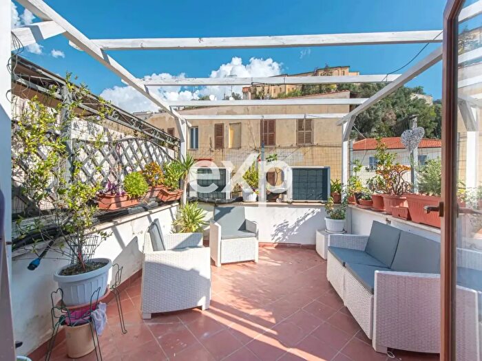 Appartamento con 7 locali in vendita in Via Foro Severiano, Terracina