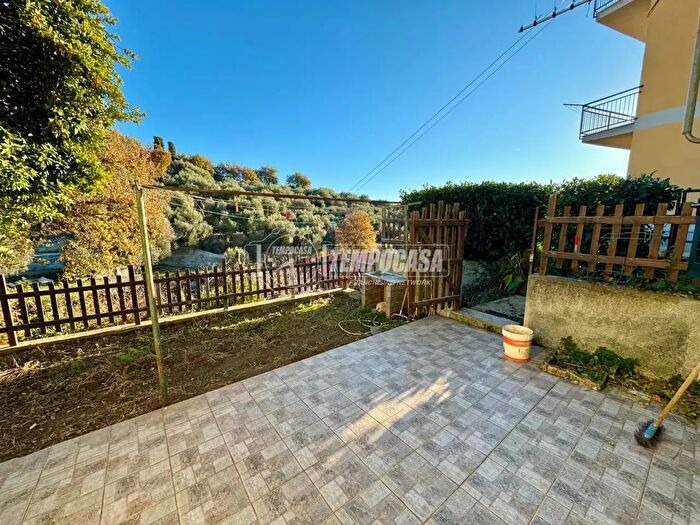 Appartamento trilocale in vendita in Via dei Leoni a, Varazze