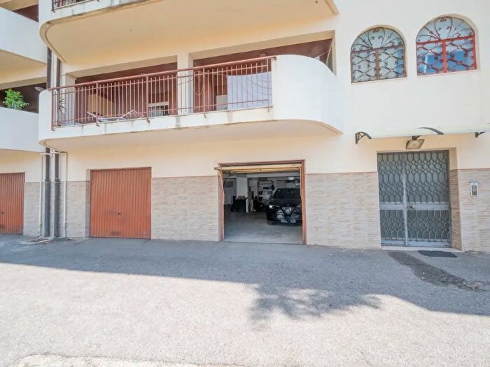 Appartamento quadrilocale in vendita in Viale Annunziata, Messina