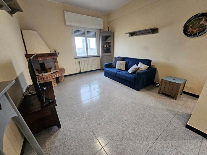 Appartamento trilocale in affitto in Corso Tardy e Benech, Oltreletimbro Santa Rita, Savona