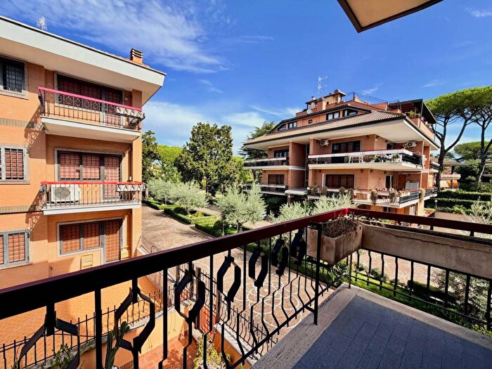 Appartamento quadrilocale in affitto in Via di San Tarcisio, Quarto Miglio, Roma
