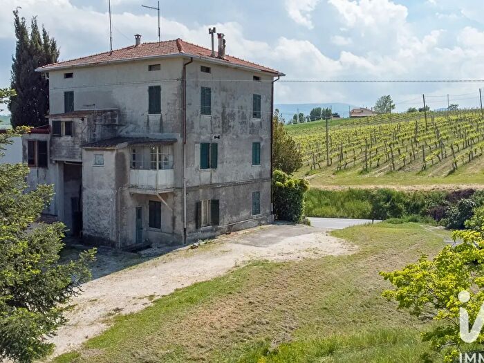Casa con 11 locali in vendita in Via Breccione, Staffolo