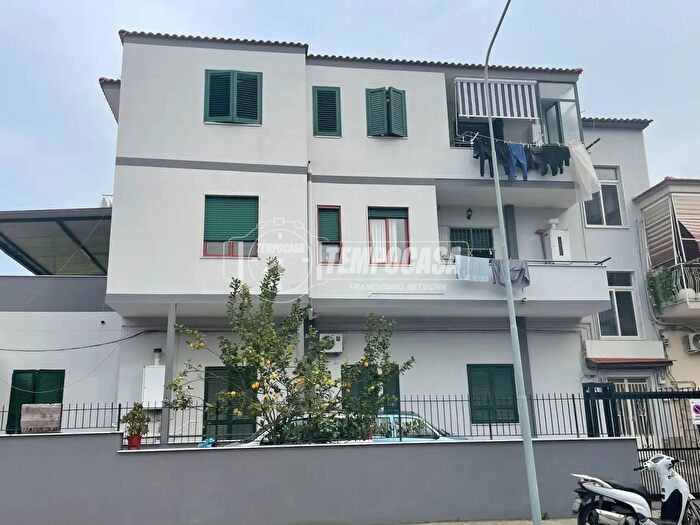 Appartamento trilocale in vendita in Pomigliano DArco