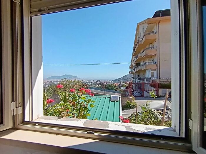 Appartamento trilocale in vendita in Via Buccheri, Monreale