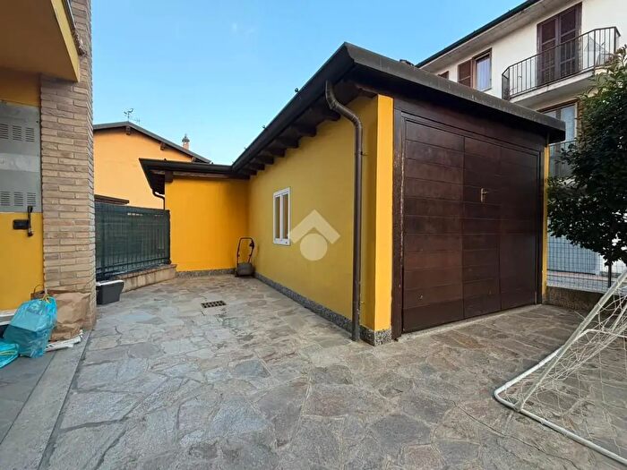 Case in Vendita e in Affitto - 2