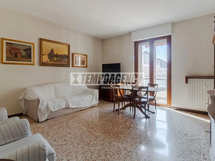 Appartamento trilocale in vendita in Via Monte Popera, Milano