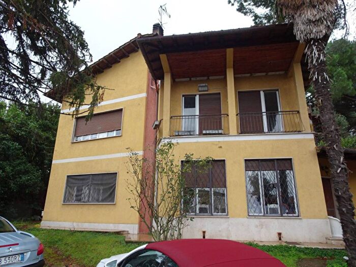 Casa con 6 locali in affitto in Via Casilina, Rocca Cencia, Roma