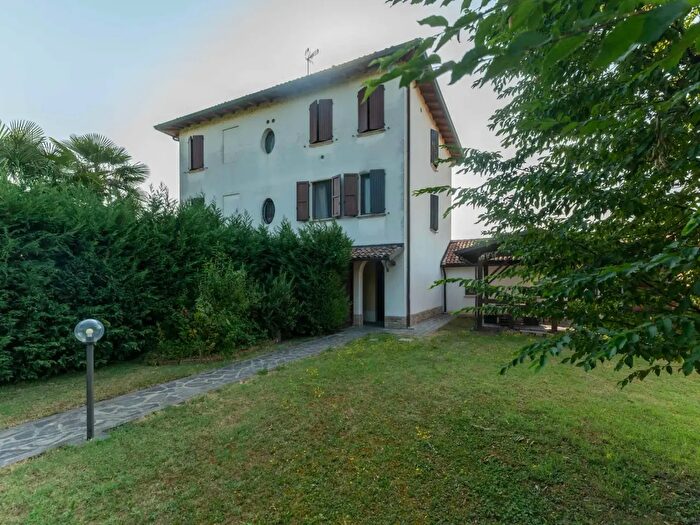 Appartamento trilocale in vendita in Via Pedicello, Sant'Agata Bolognese