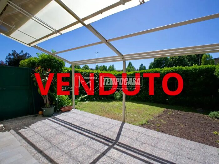 Appartamento trilocale in vendita in Via Archimede, Bollate
