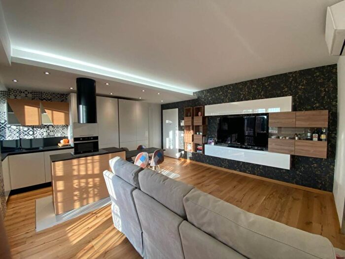 Appartamento bilocale in affitto in Via dei Caduti, Centro, Assago