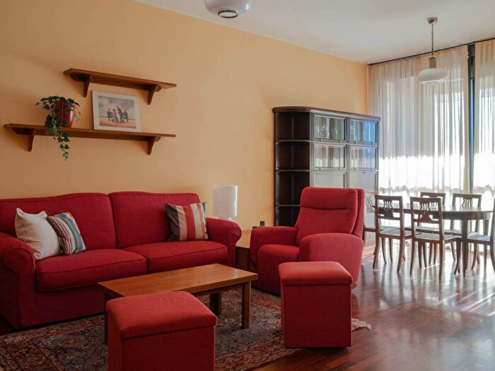 Appartamento trilocale in affitto in Via Europa, Centro, San Donato Milanese