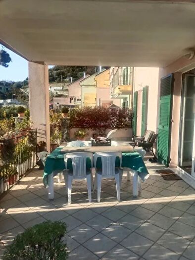 Appartamento con 5 locali in vendita in Via Sanda, Celle Ligure