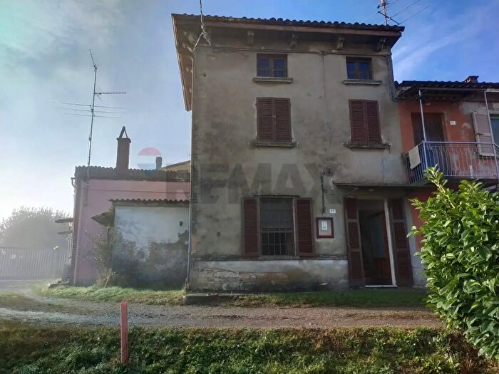 Casa con 5 locali in vendita in Località Bersani, Lugagnano Val D'Arda