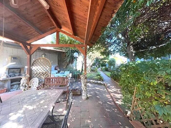 Appartamento trilocale in vendita in Via Michele Guadagno, Napoli