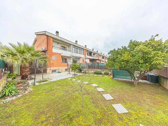 Casa quadrilocale in vendita in Via delle Tuberose, Guidonia Montecelio