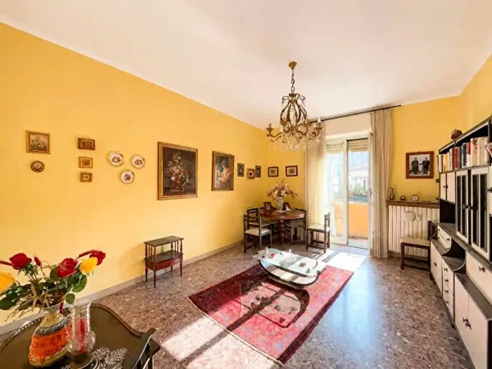 Appartamento trilocale in vendita in Via Montello, Alessandria