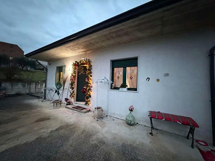 Casa con 5 locali in vendita in Contrada San Chirico, Benevento