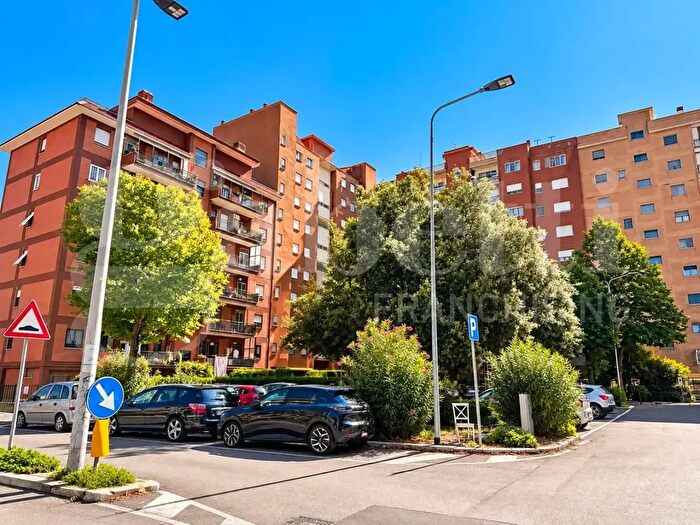 Appartamento quadrilocale in vendita in Piazzale Aldo Moro, Pomezia