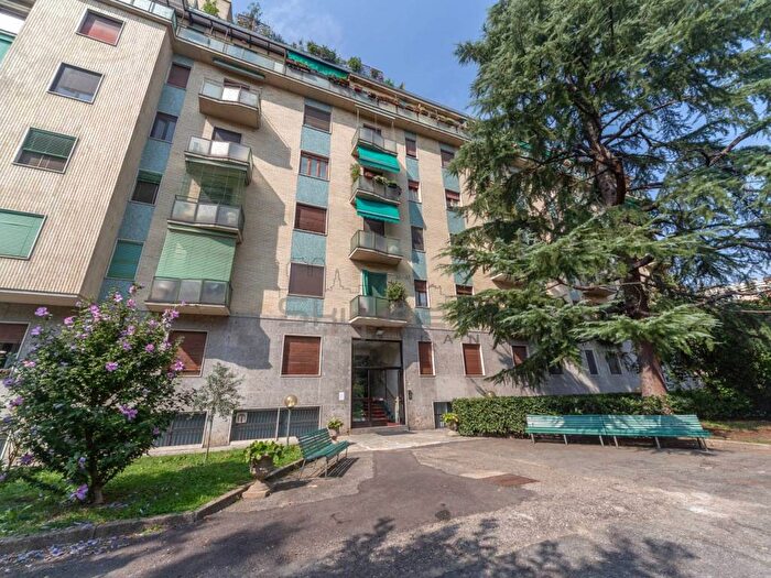 Appartamento bilocale in affitto in Via Giacomo Zanella, Argonne Corsica, Milano