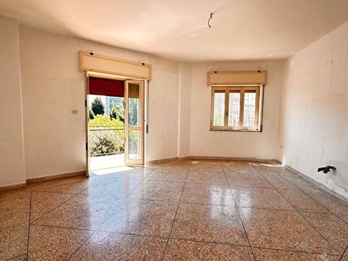 Appartamento bilocale in affitto in Via Carlo Poerio, Centro, Casoria