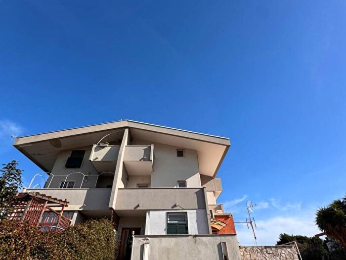Casa con 6 locali in affitto in Via Giuseppe Fanelli, Mungivacca, Bari